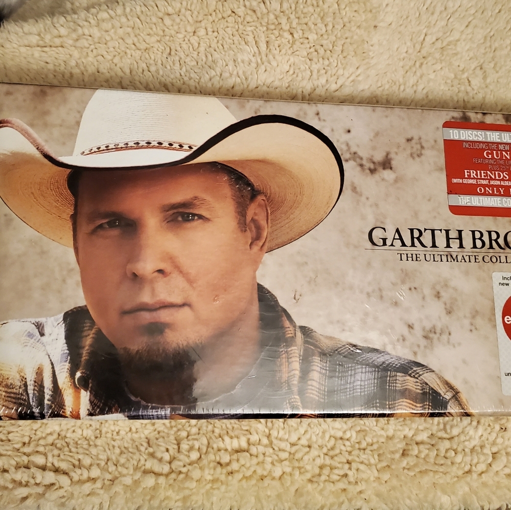NWOT Garth Brooks The Ultimate Collection CD Set
